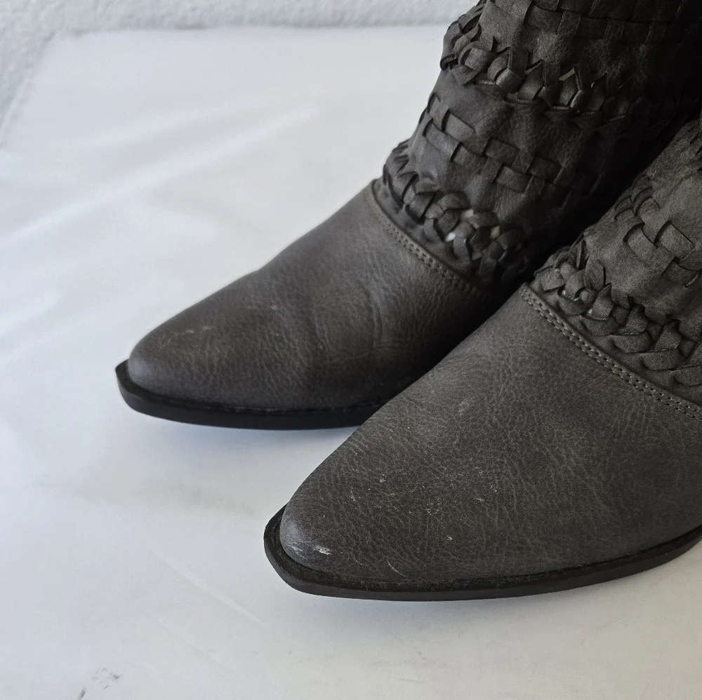 SEVEN DIALS Quinn‎ Woven Western Cowgirl Ankle Booties Women's size 7.5
